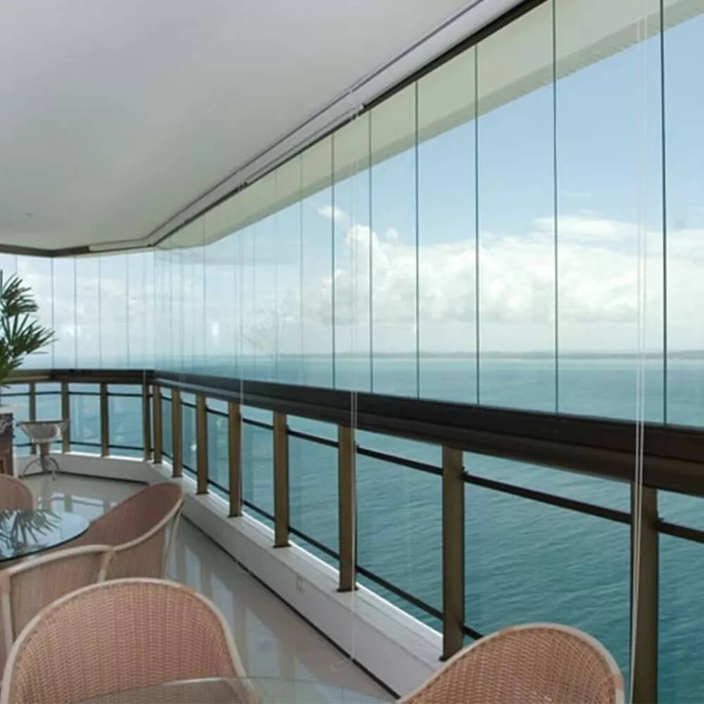 cortinas de vidro em varanda moderna